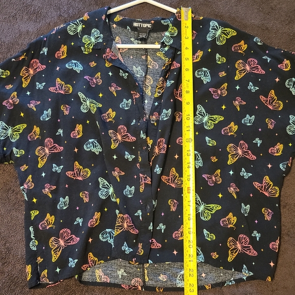 Hot Topic button front butterfly shirt, crop, size XL - Picture 3 of 9